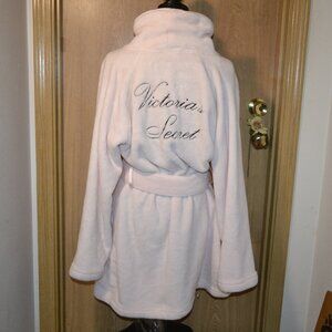 Victoria's Secret Light Pink Plush Embroidered Robe Size M/L